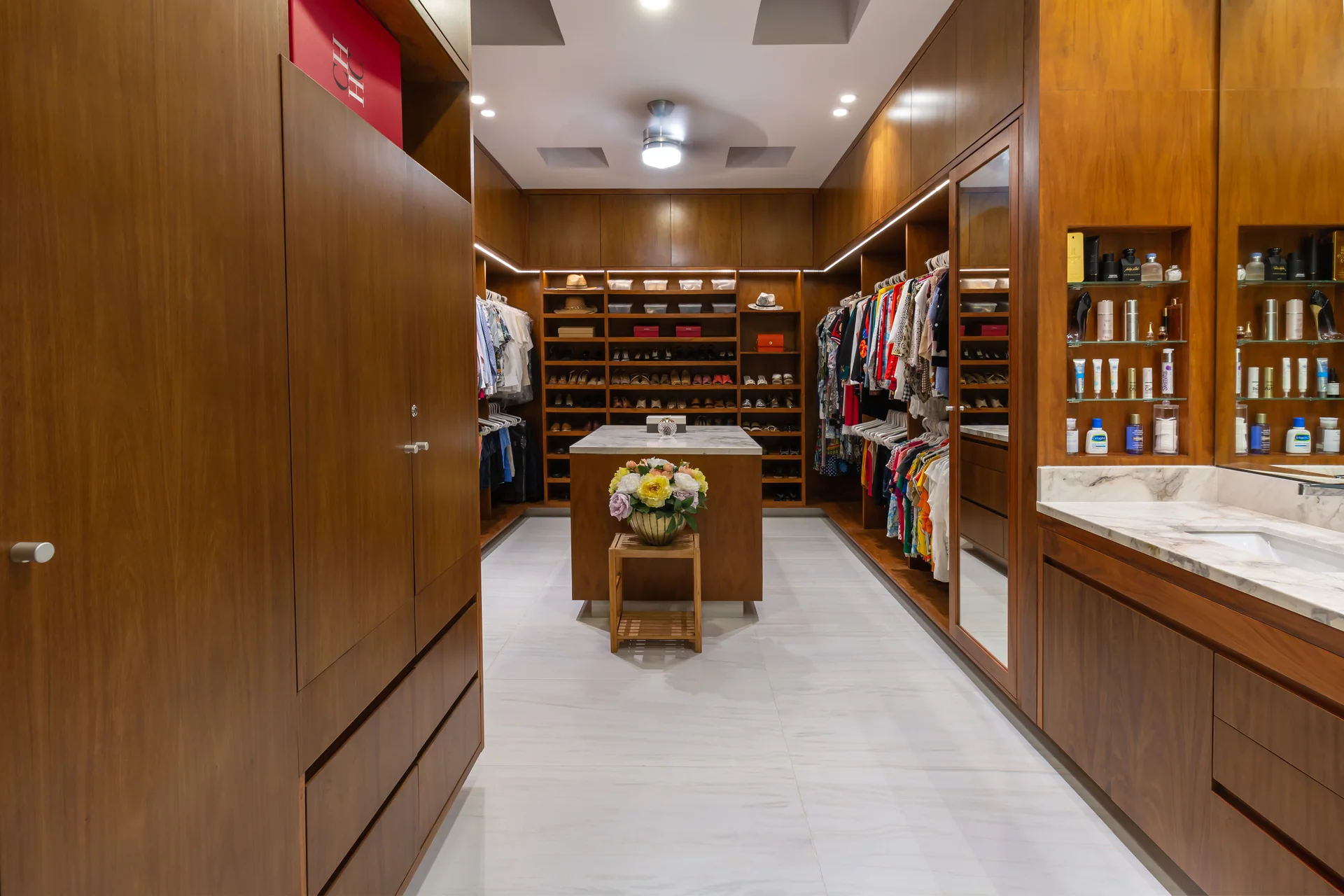 Closets & walk-in wardrobes