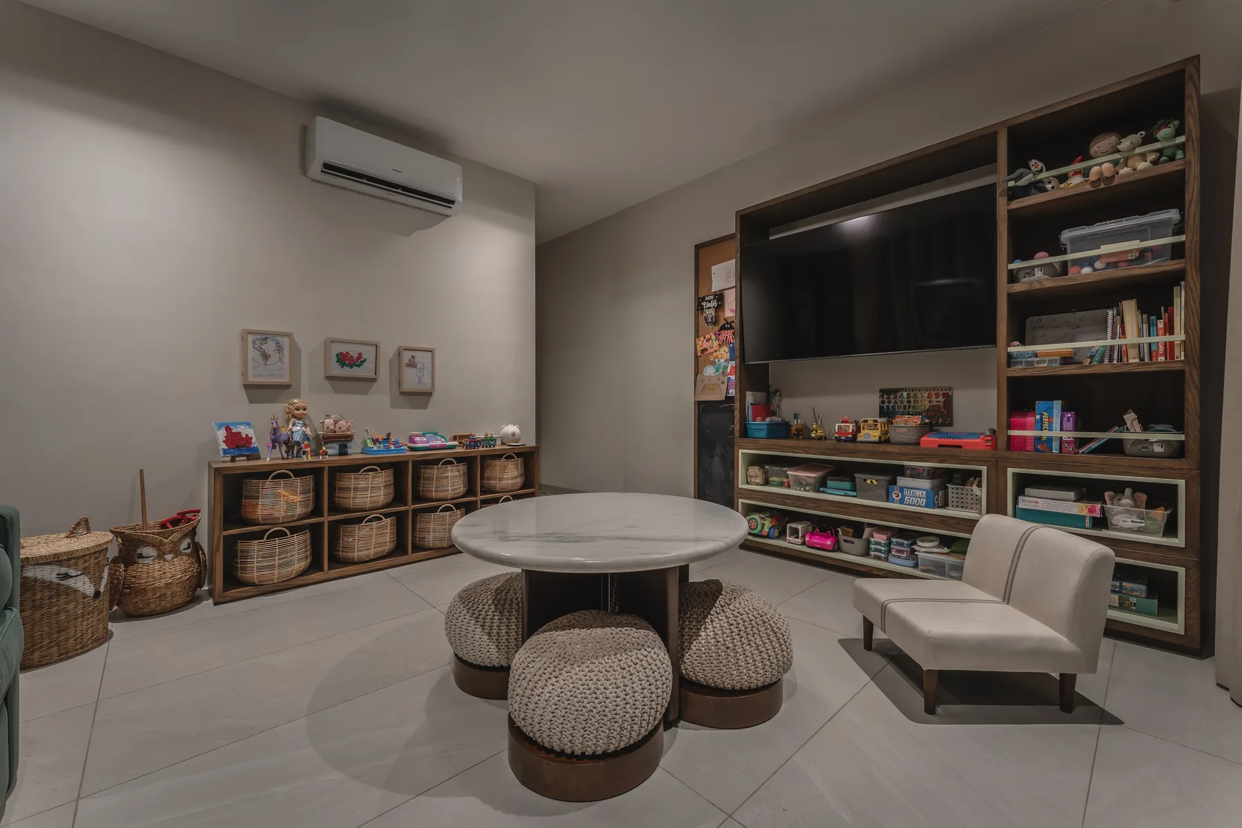 Casa G.L. — detalle 10 de carpintería a medida