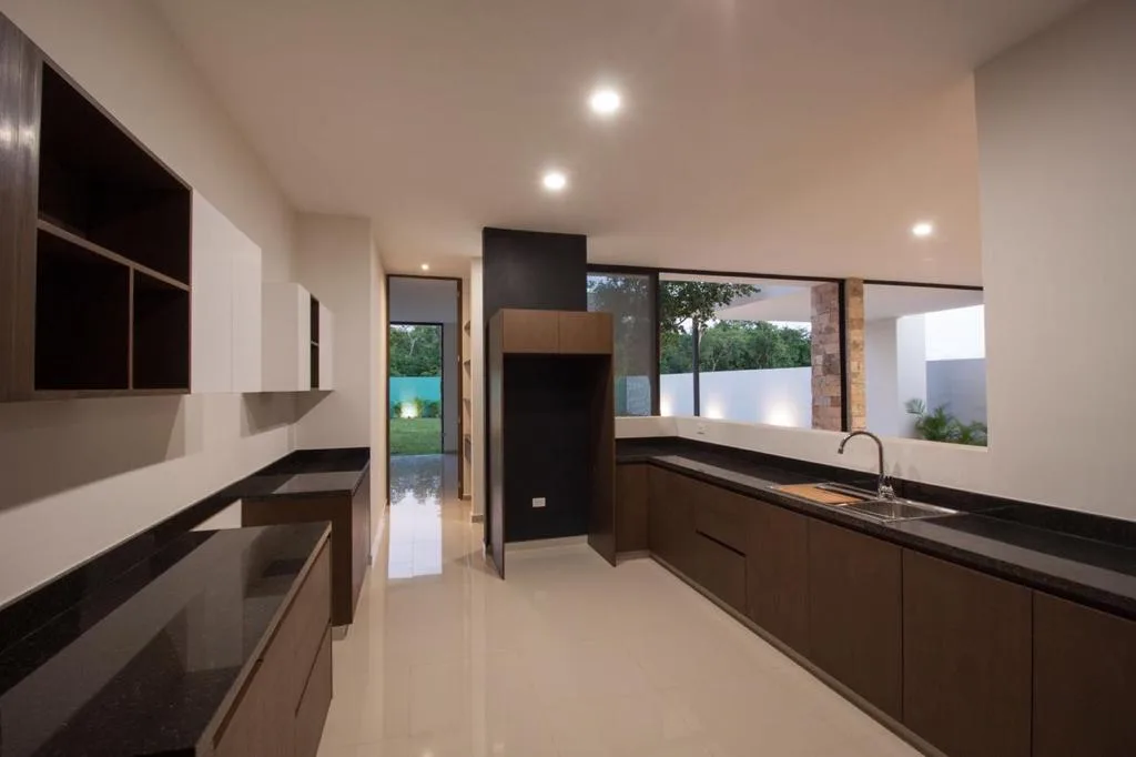 Casa Rejoyada — Cocina de líneas puras