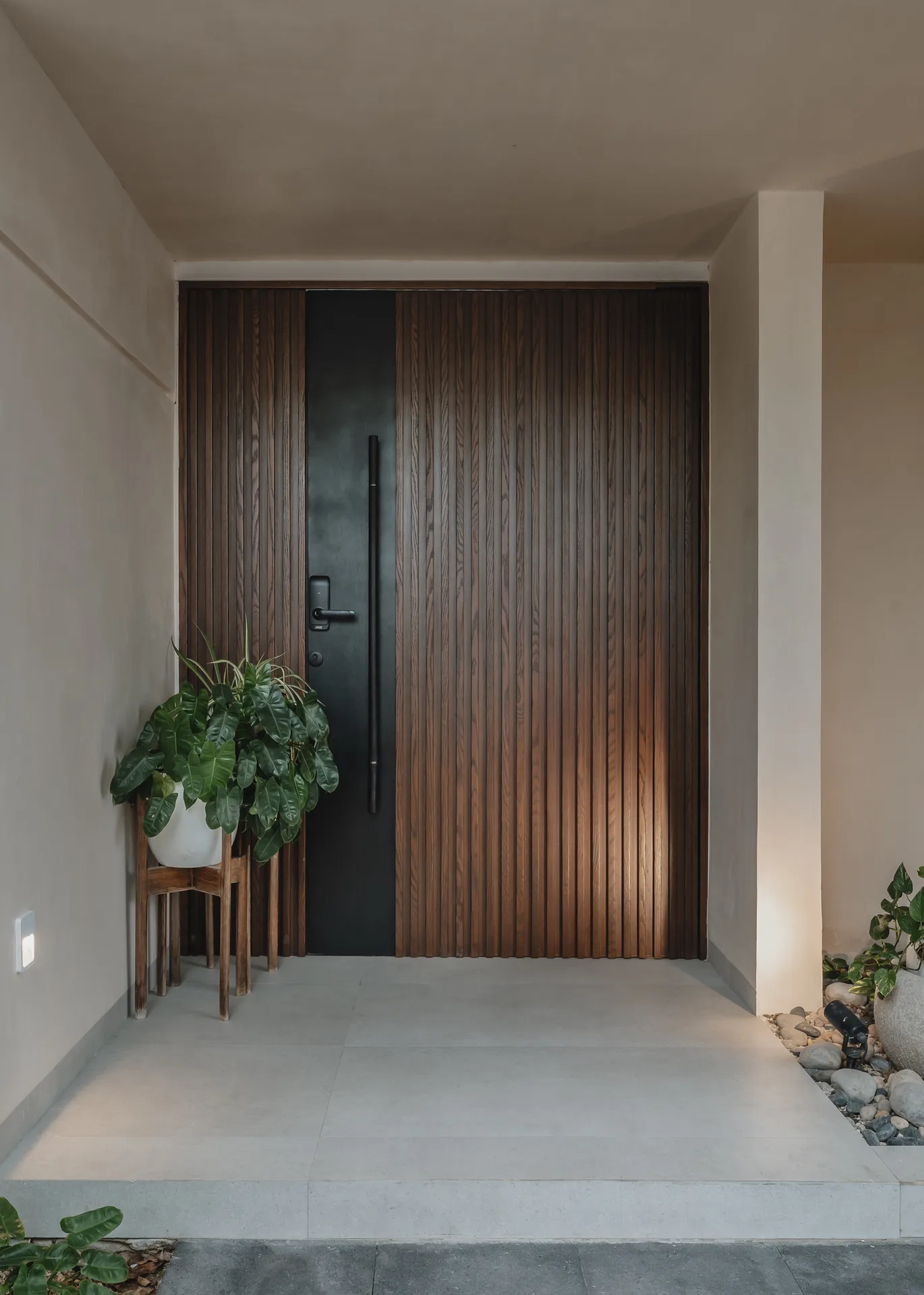 Casa Singular — Puertas y escalera