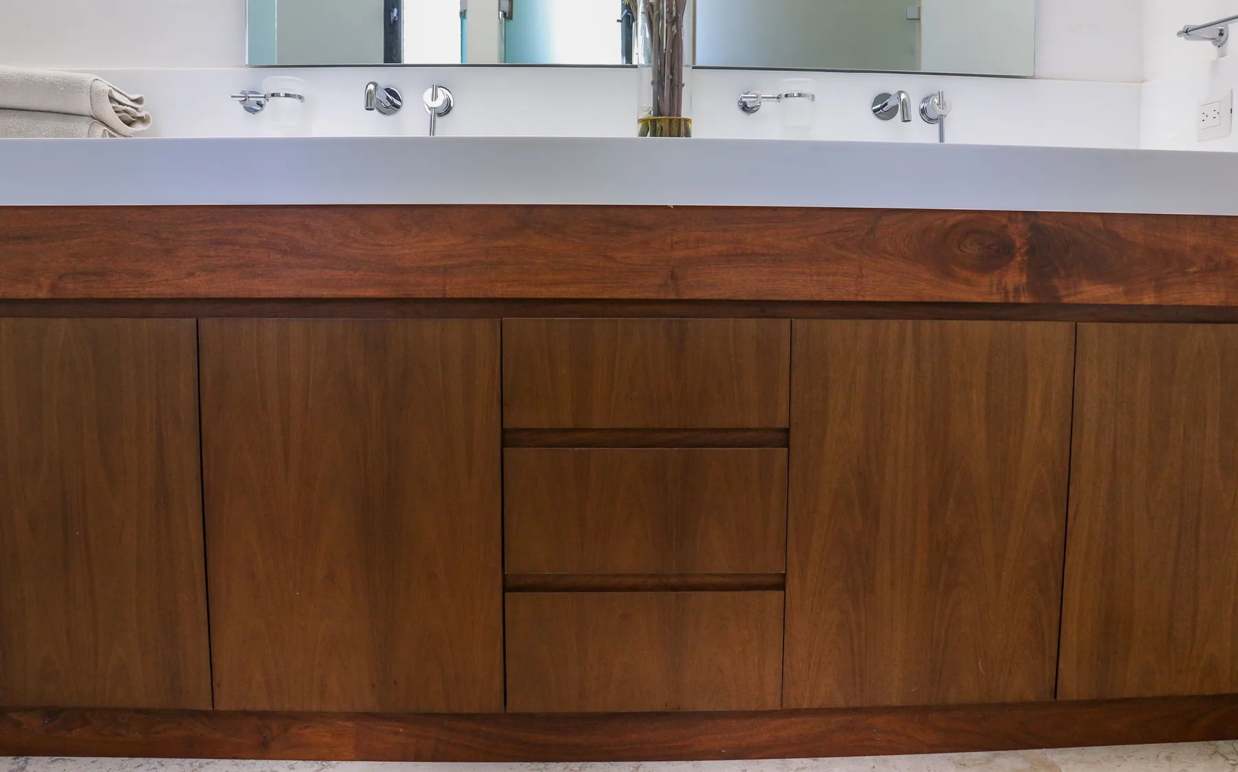 Casa Ceiba M.O. — bespoke joinery detail 12