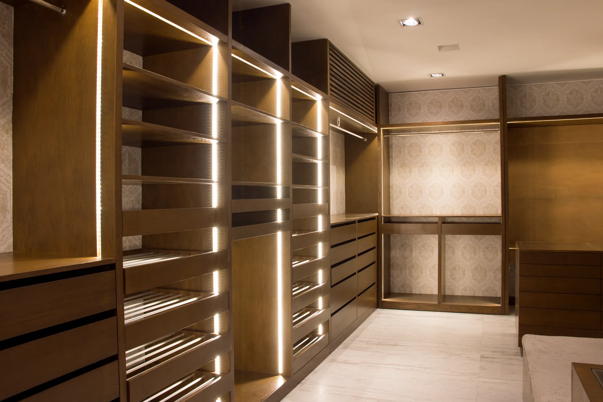 Casa G.C. — bespoke joinery detail 2
