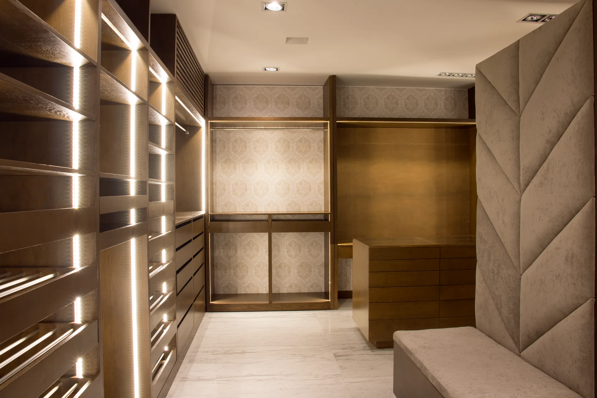 Casa G.C. — bespoke joinery detail 3