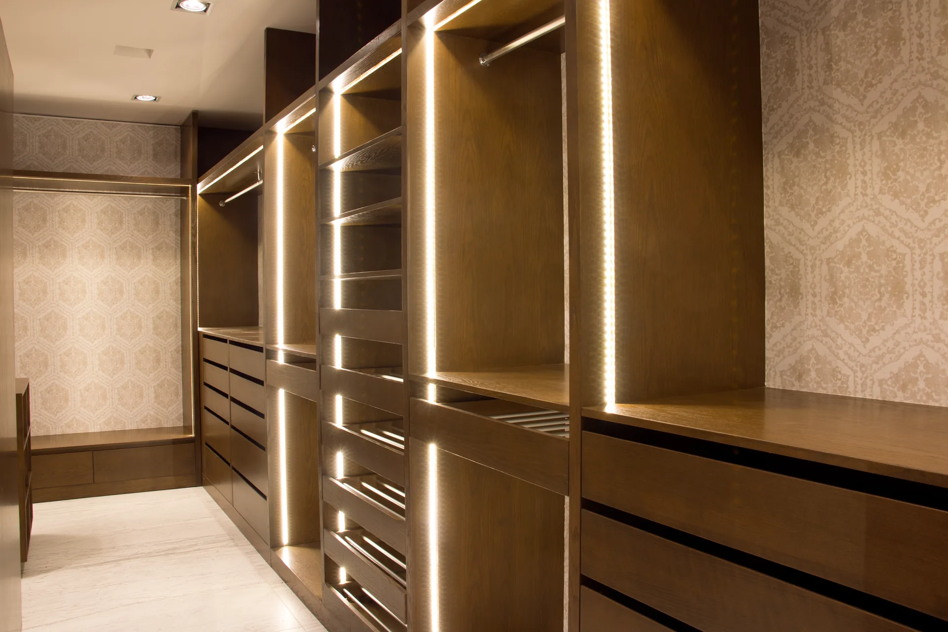 Casa G.C. — bespoke joinery detail 4