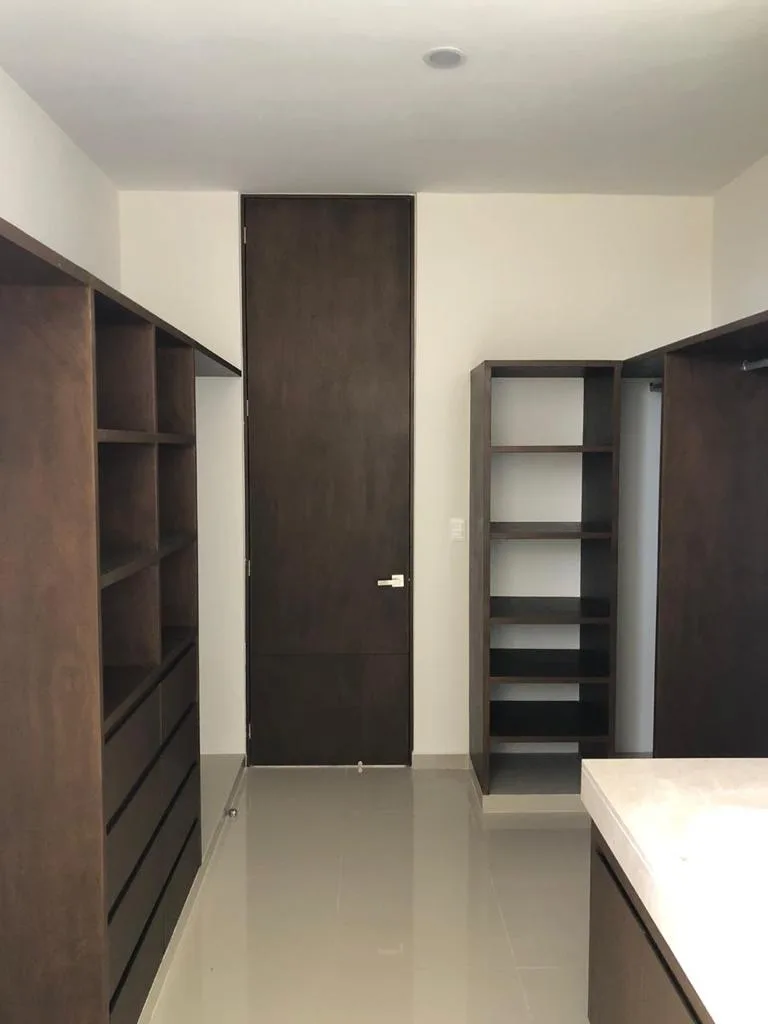 Casa Rejoyada — bespoke joinery detail 4